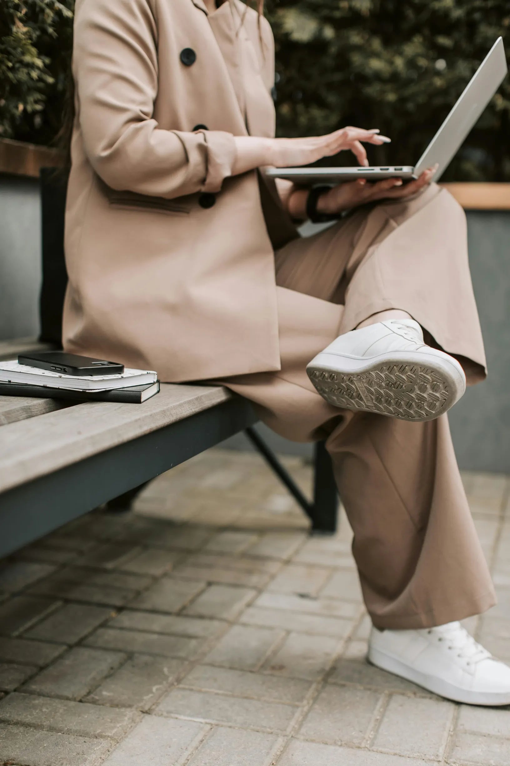 5 Looks to Wear White Vegan Sneakers for Every Season and Occasion