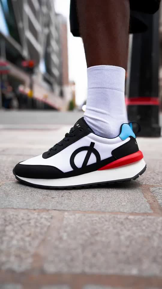 How to Choose Footwear Layers That Flatter White Trainers