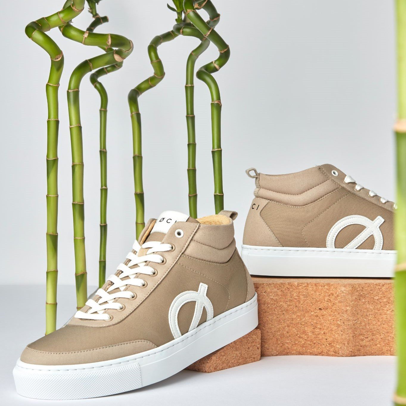 10 Ways Bamboo-lined Trainers Keep Your Feet Drier on Long Walks and Workouts