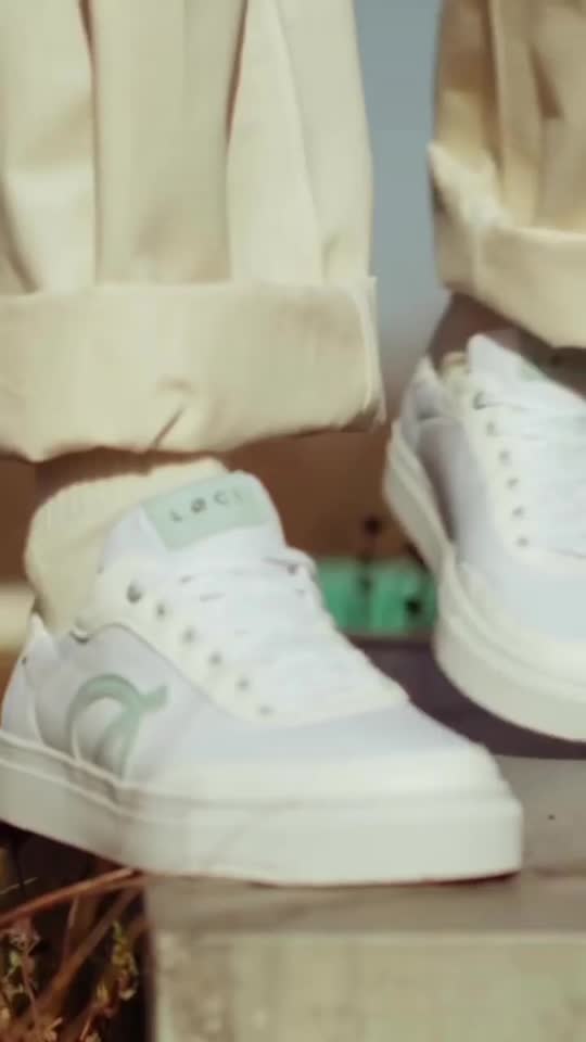 How to Choose No-show, Ankle and Crew Liners for Comfort and Style with Trainers